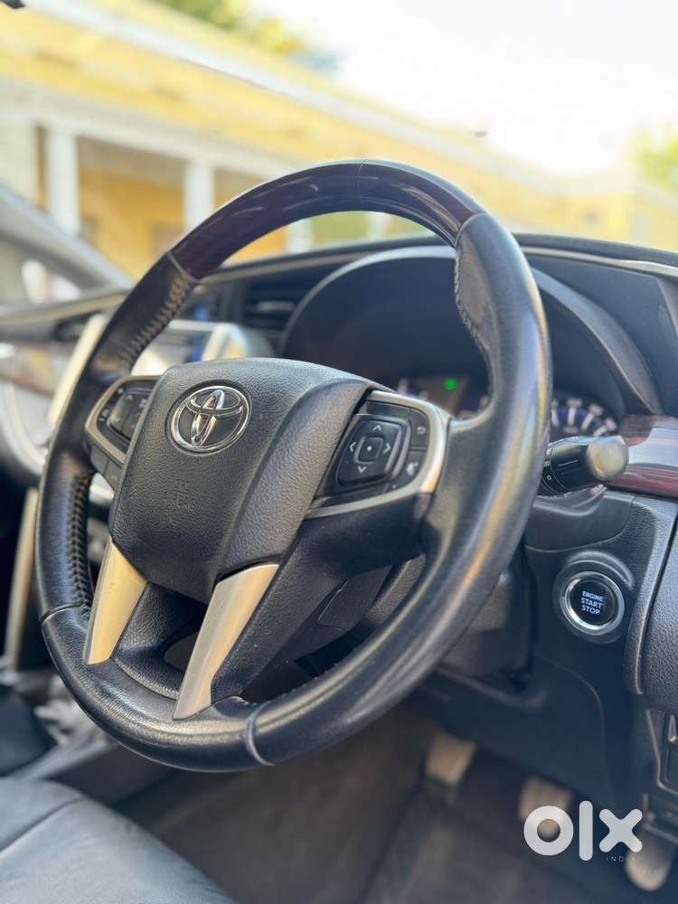 Toyota Innova Crysta [2020-ongoing] 2.4 Vx 8 Str, 2018, Diesel