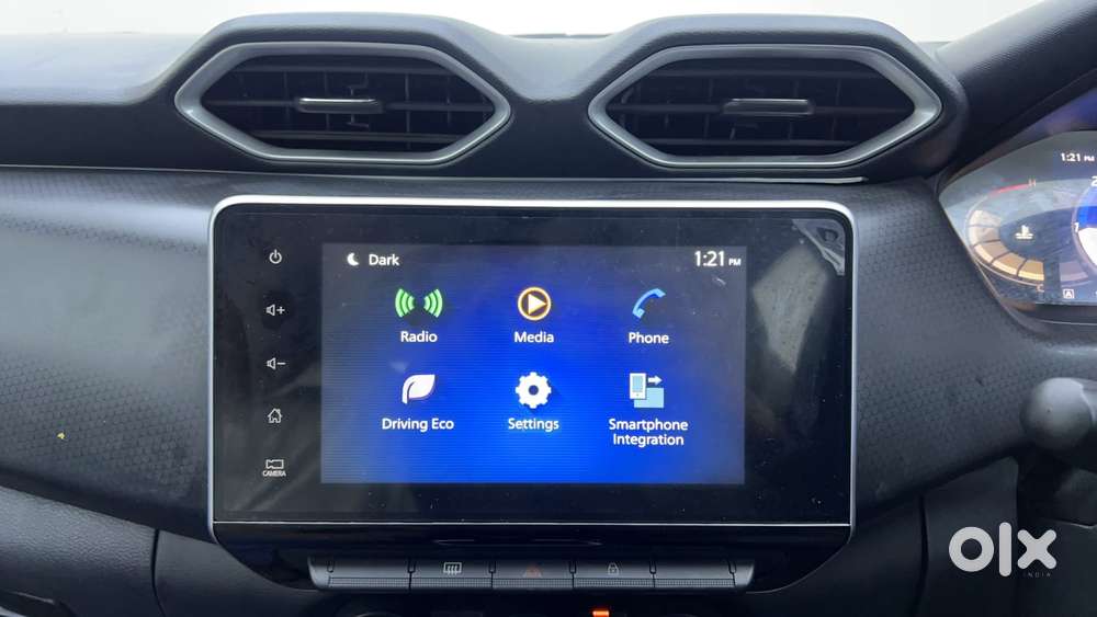 Nissan Magnite 1.0 Xv Premium, 2022, Petrol
