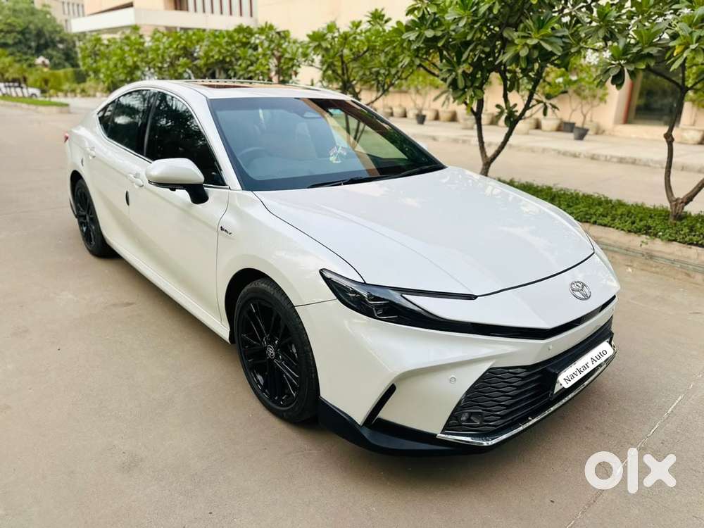 Toyota Camry Hybrid, 2026, Petrol