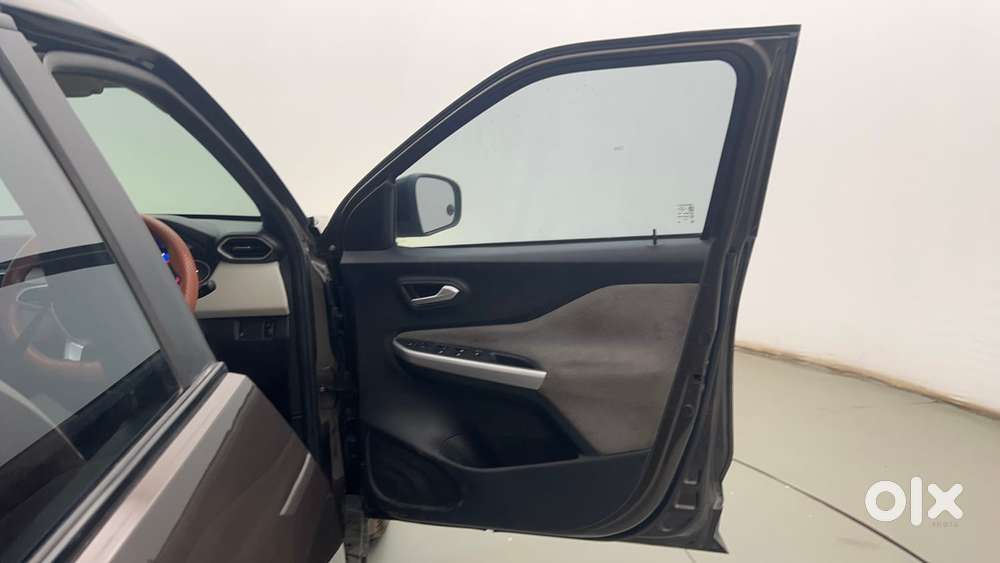 Nissan Magnite Xv Turbo, 2021, Petrol