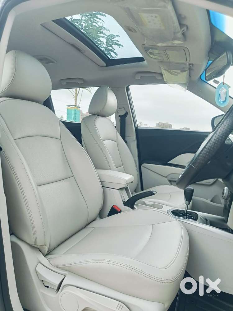 Mahindra Xuv300 W8 Amt Diesel, 2023, Diesel