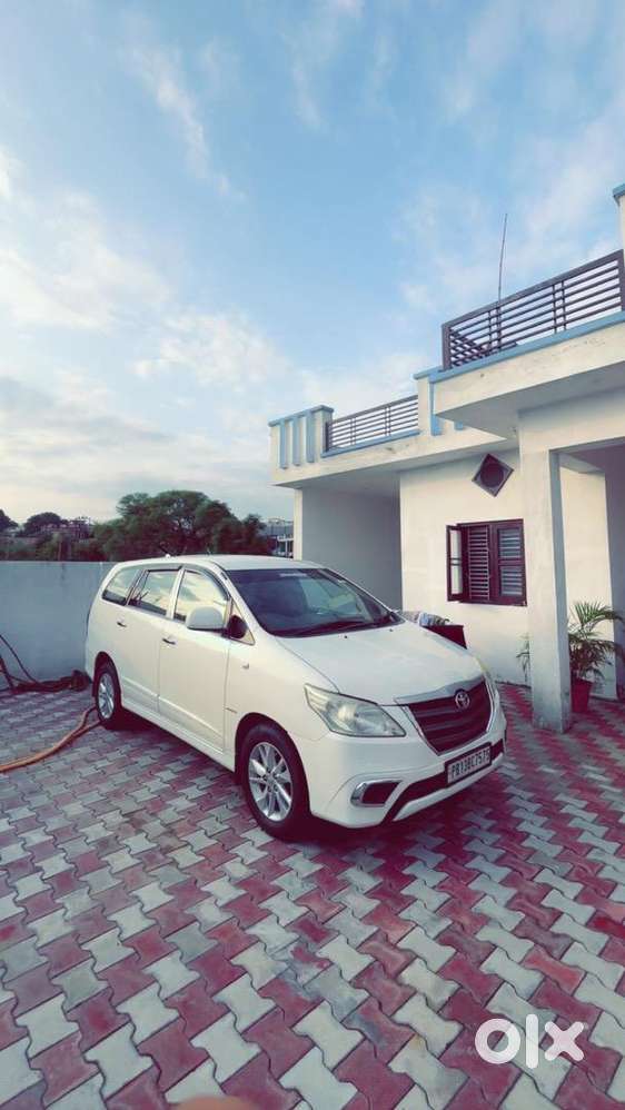 Toyota Innova 2014 Diesel Well Maintained