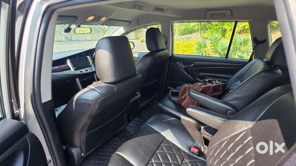 Toyota Innova Crysta 2.4 G Plus Mt 7 Str, 2025, Diesel