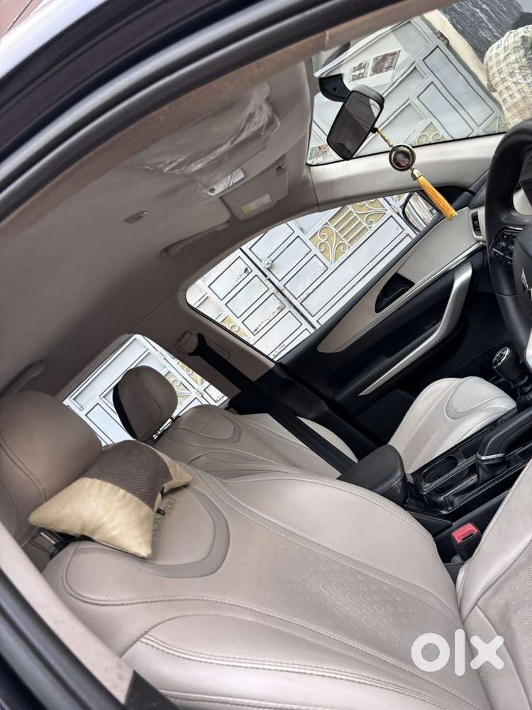 Mahindra Xuv700 2.2 Ax 3 Diesel Mt 7 Str, 2024, Diesel