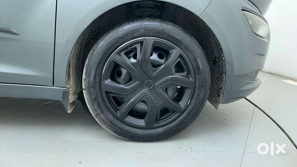 Tata Altroz 1.2 Xm Plus, 2021, Petrol