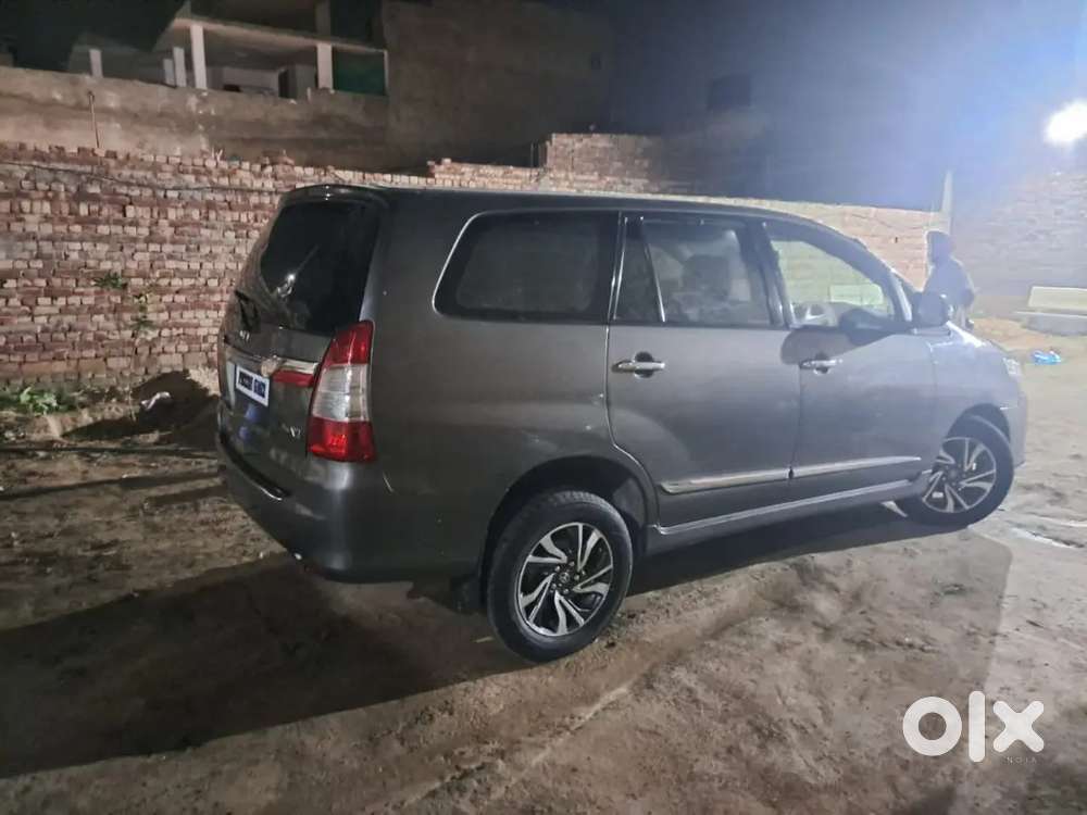 Toyota Innova 2014 Diesel 204000 Km Driven     98787