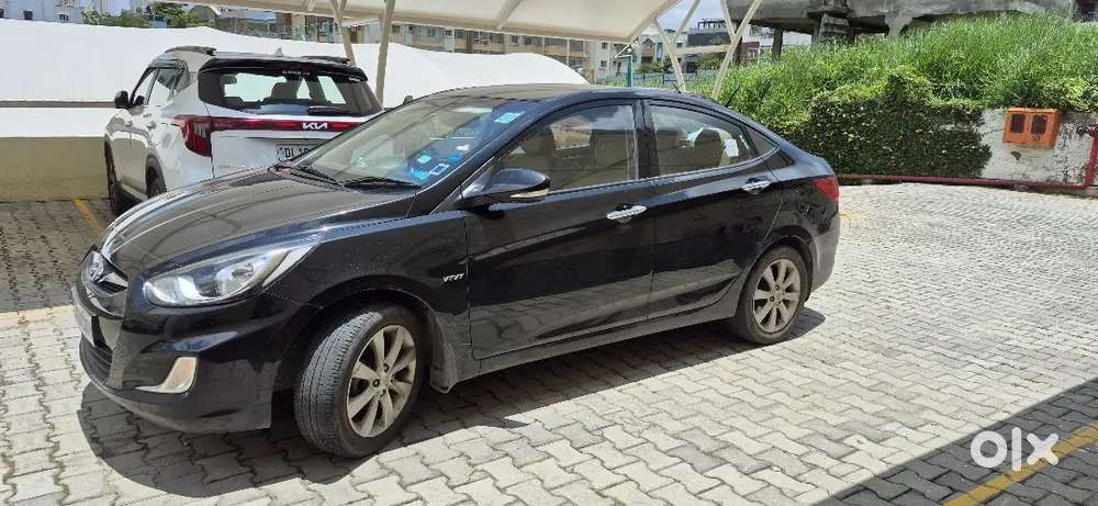 Well Maintained Hyundai Automatic Cng  Low Driven  Showroom Serviced