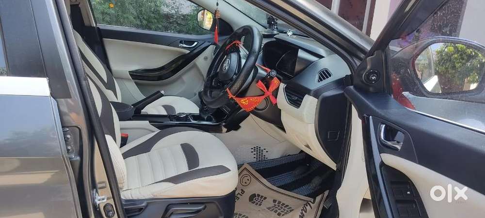 Tata Nexon 2022 Petrol Well Maintained And Only 21000 Km Driven