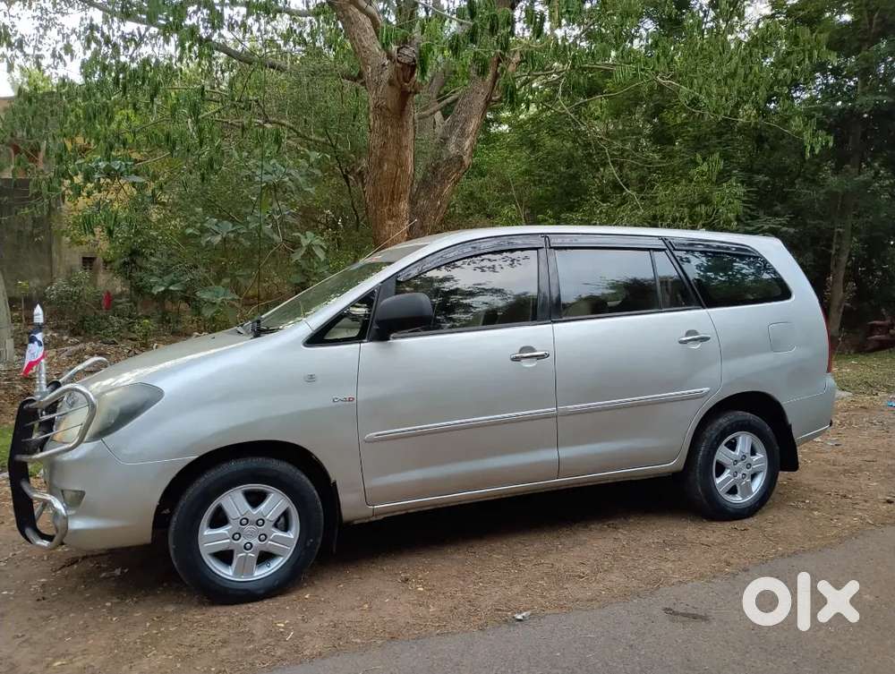 Toyota Innova 2006 Diesel 300000 Km Driven