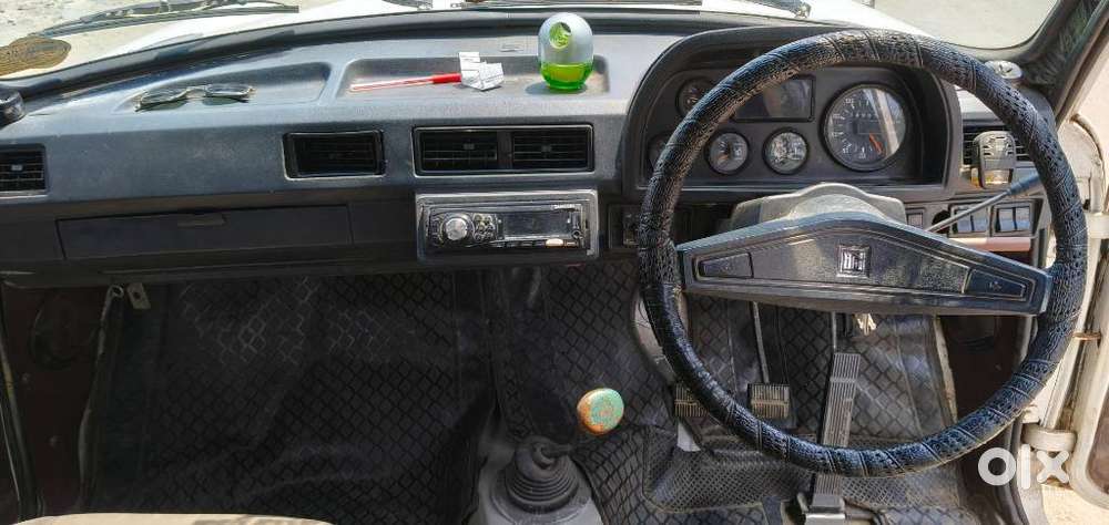 Ambassador Classic 2000 Dsz  Ac, 1983, Diesel