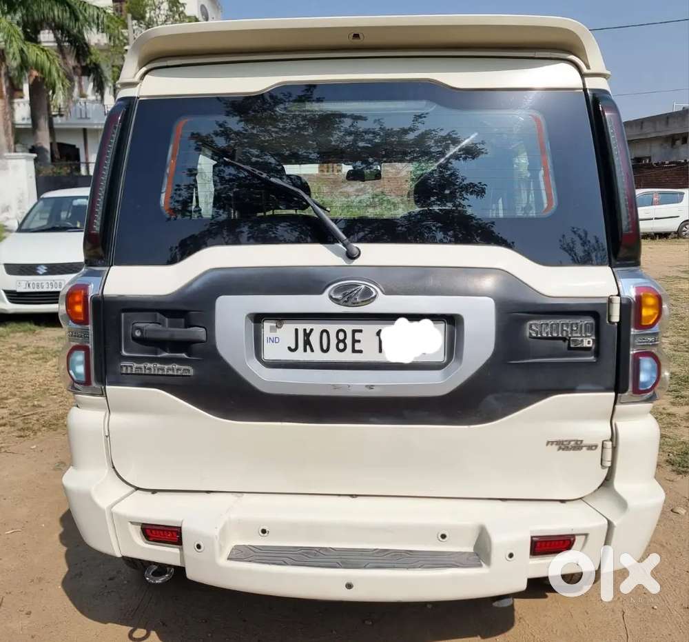 Mahindra Scorpio S10 2015