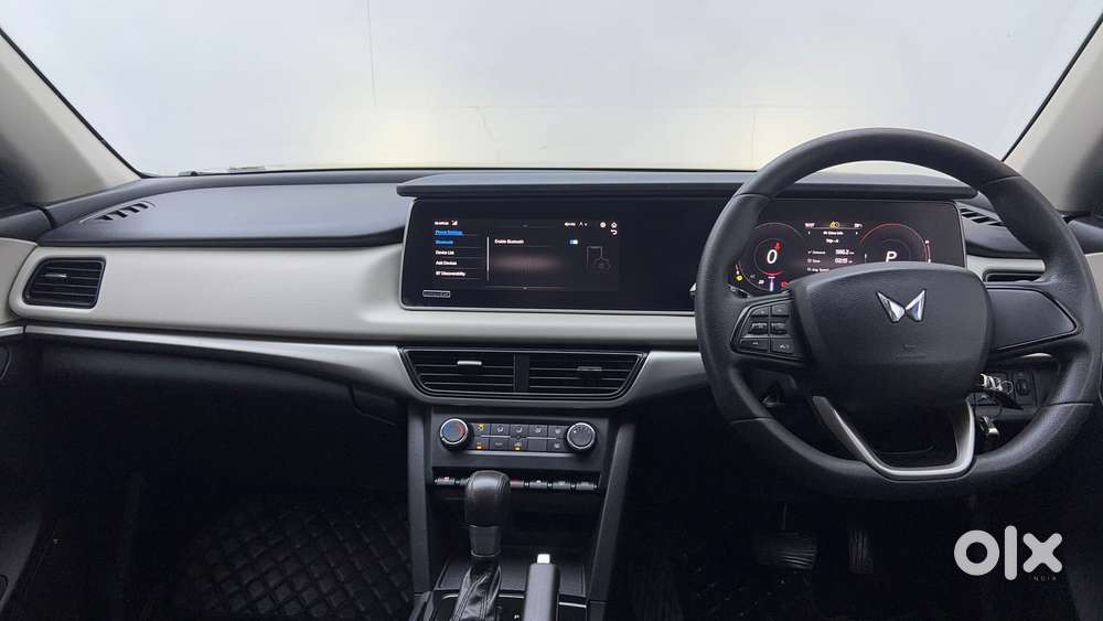 Mahindra Xuv700 2.2 Ax 5 Diesel At Str, 2023, Diesel