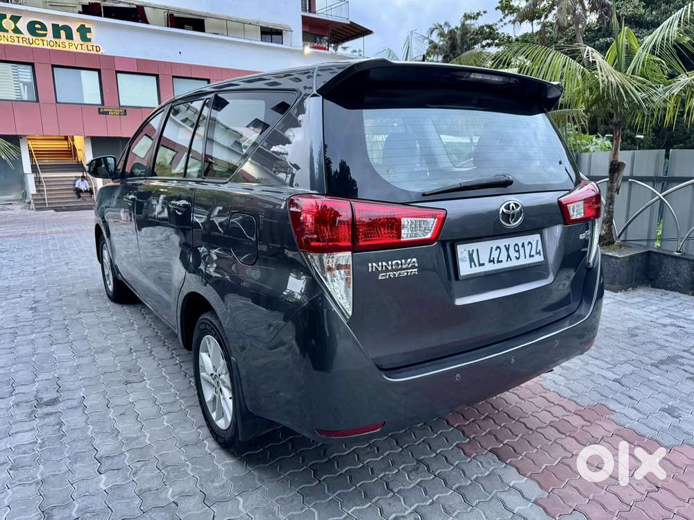 Toyota Innova Crysta 2.8 Gx At, 2017, Diesel