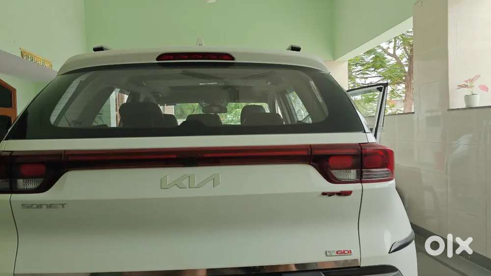 Htk + Turbo 1.0 Imt ( Sunroof )  Brand New Condition