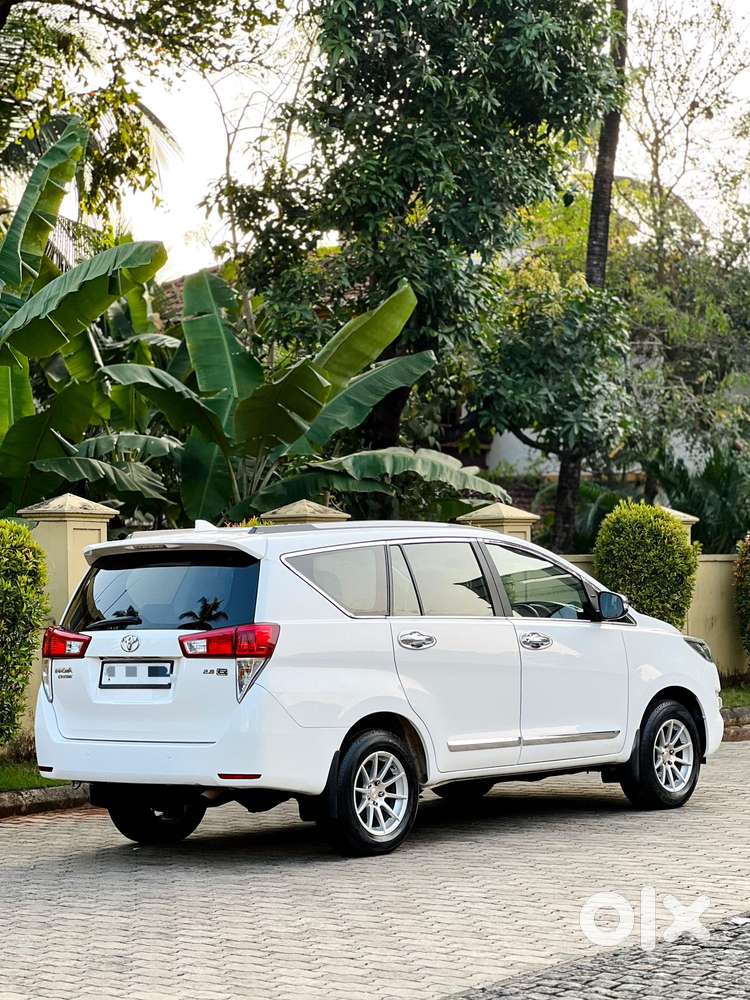 Toyota Innova Crysta