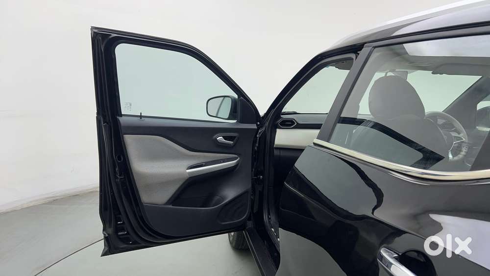Nissan Magnite 1.0 Xv, 2023, Petrol