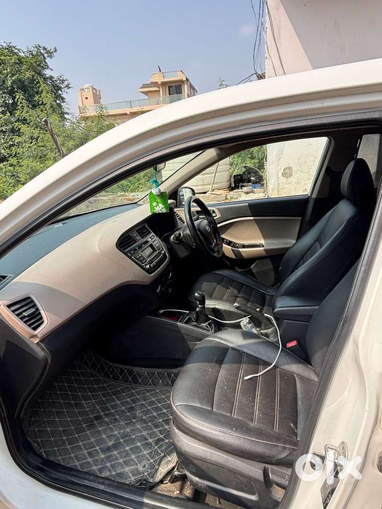 Hyundai I20 2017 White Colour