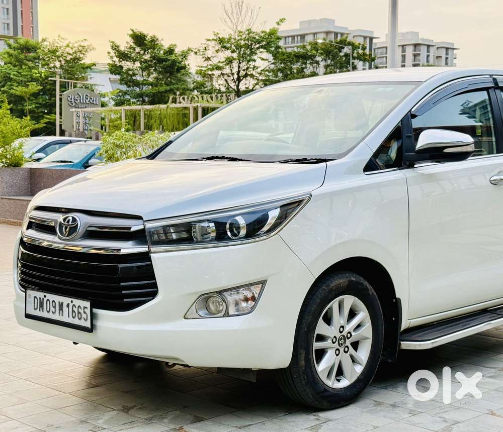 Toyota Innova Crysta 2.8z Automatic, 2017, Diesel