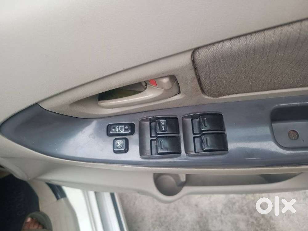 Toyota Innova 2.5 G (diesel) 7 Seater Bs Iv, 2010, Diesel