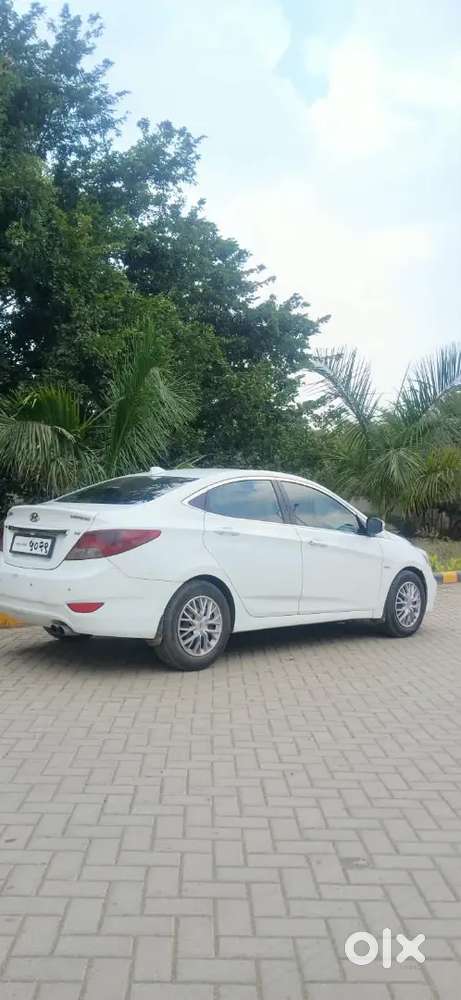 **make- Hundai*
*model - Verna*
*varient - 1.6 Sx*
*year - 2013*
*insu