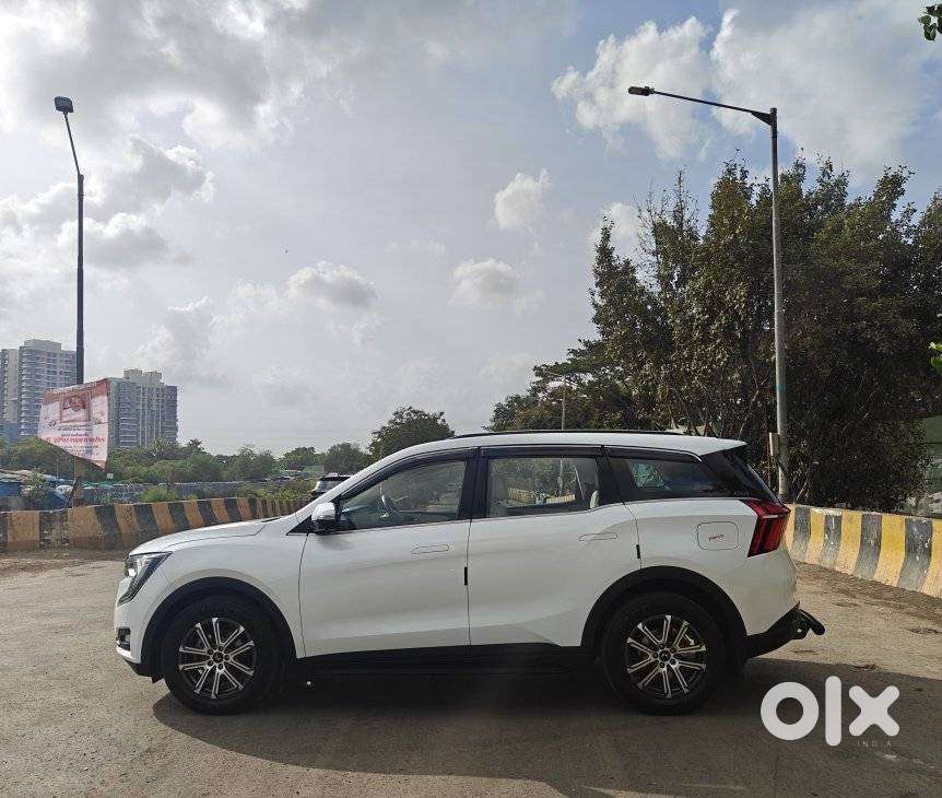 Mahindra Xuv700 2.0 Ax 7 Petrol At Str, 2025, Petrol
