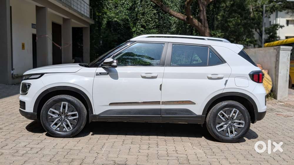 Hyundai Venue 1.0 S (o) Turbo Dct, 2024, Petrol