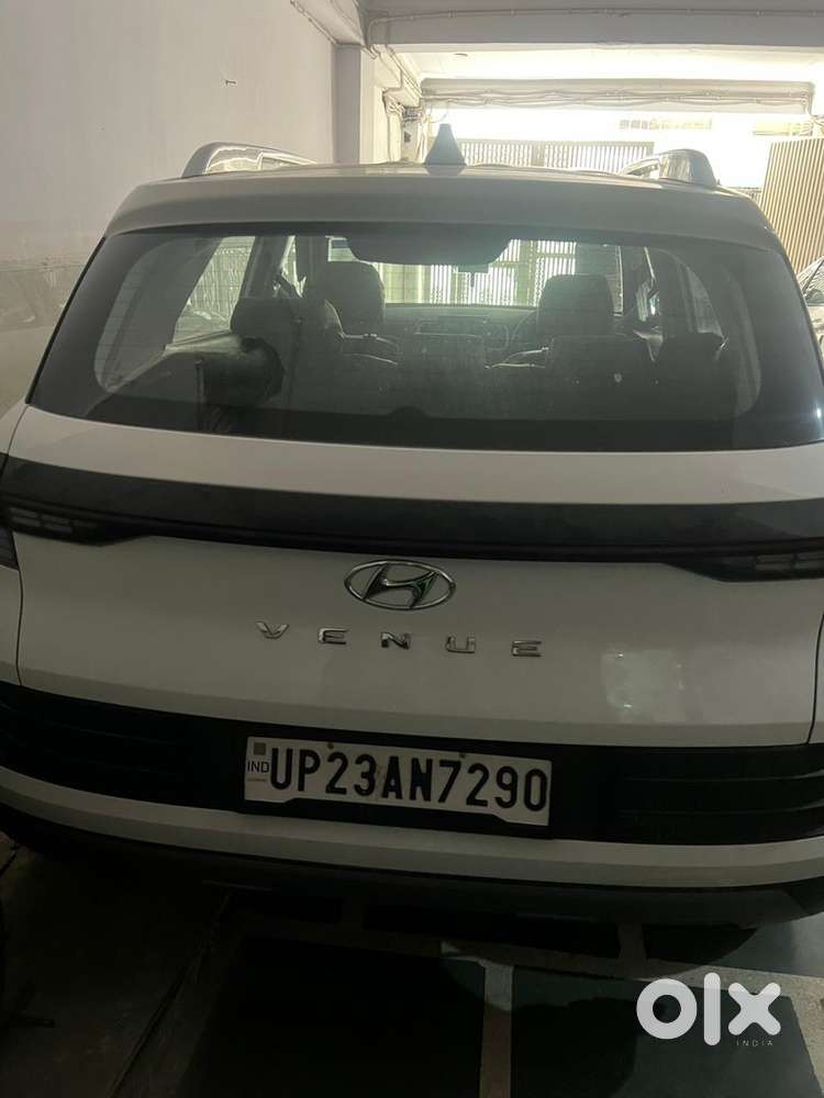 Hyundai Venue Petrol 2024