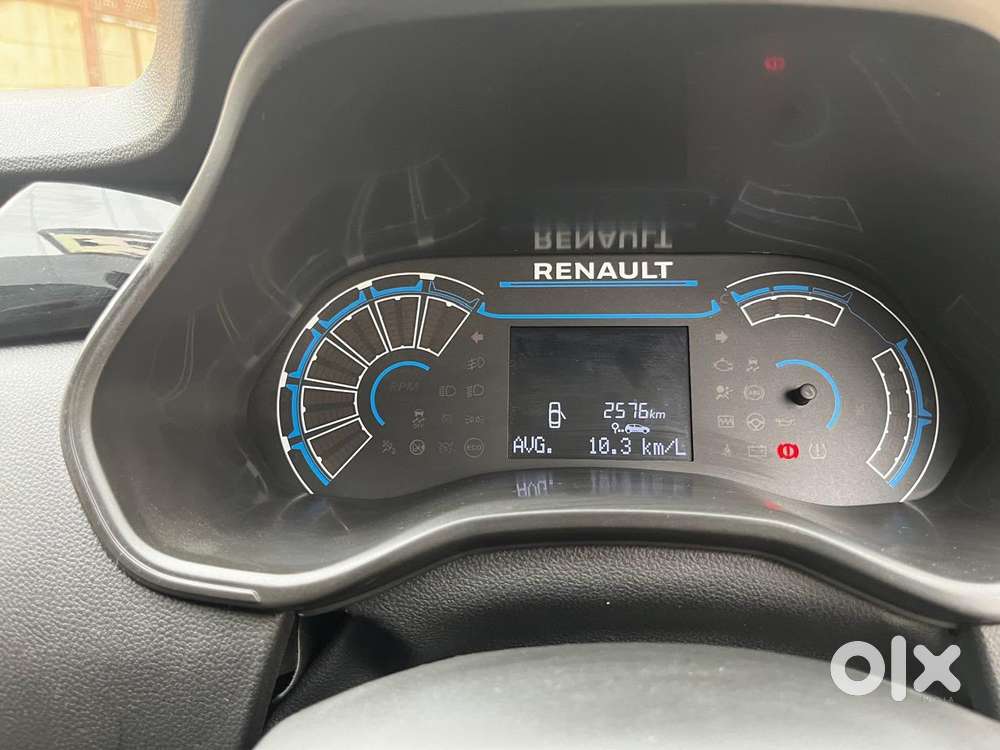 Renault Triber Rxt, 2025, Petrol