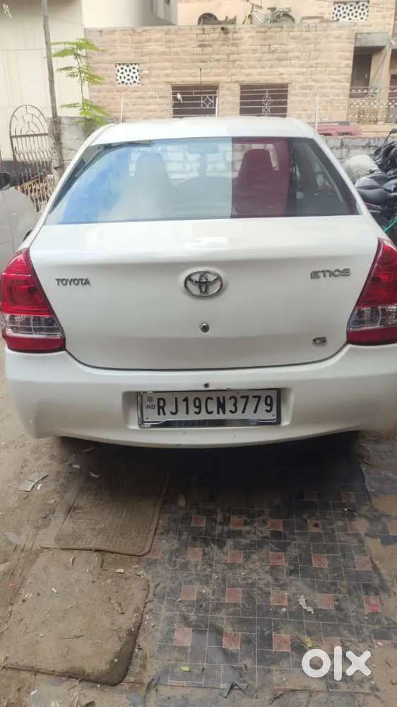 Toyota Etios 2012 Cng & Hybrids 130000 Km Driven