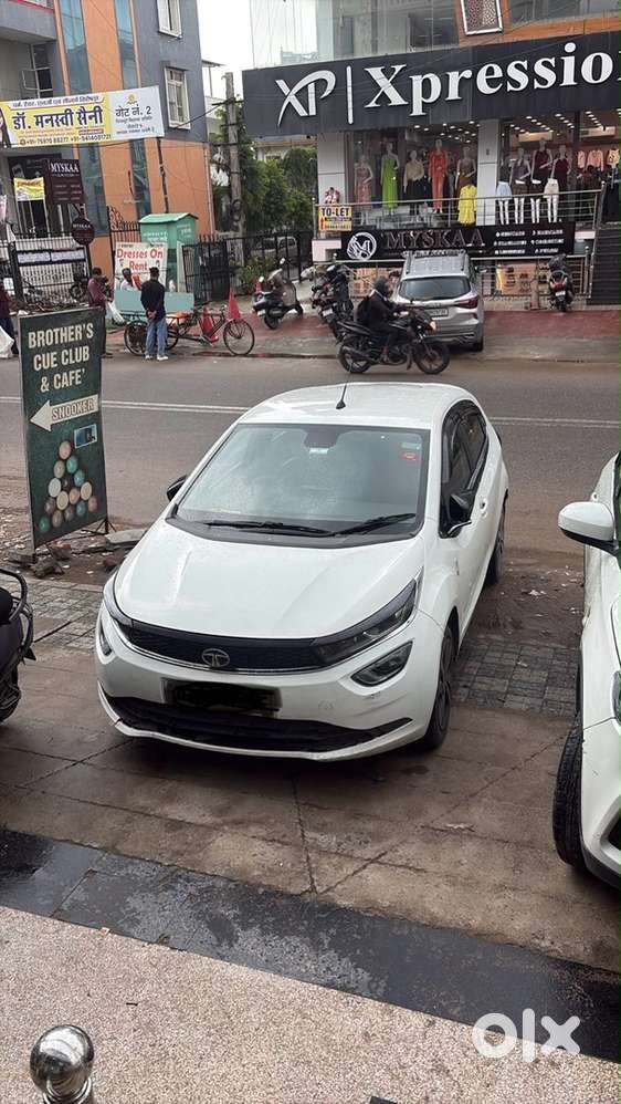 Tata Altroz Petrol 2023
