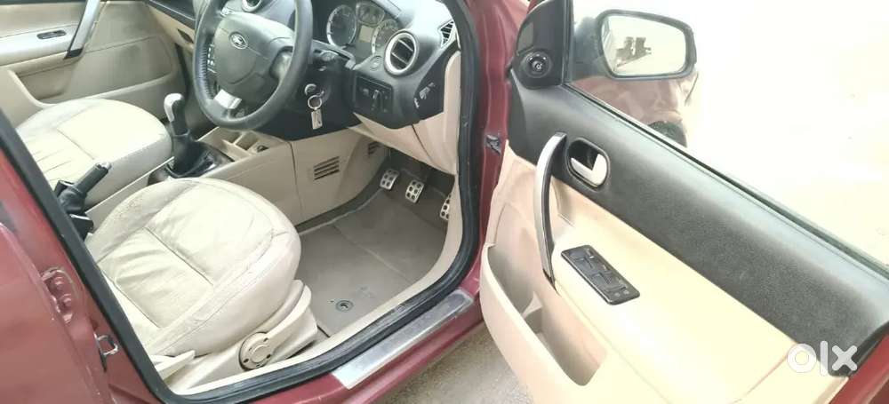 Ford Fiesta 2011 Cng & Hybrids 137765 Km Driven