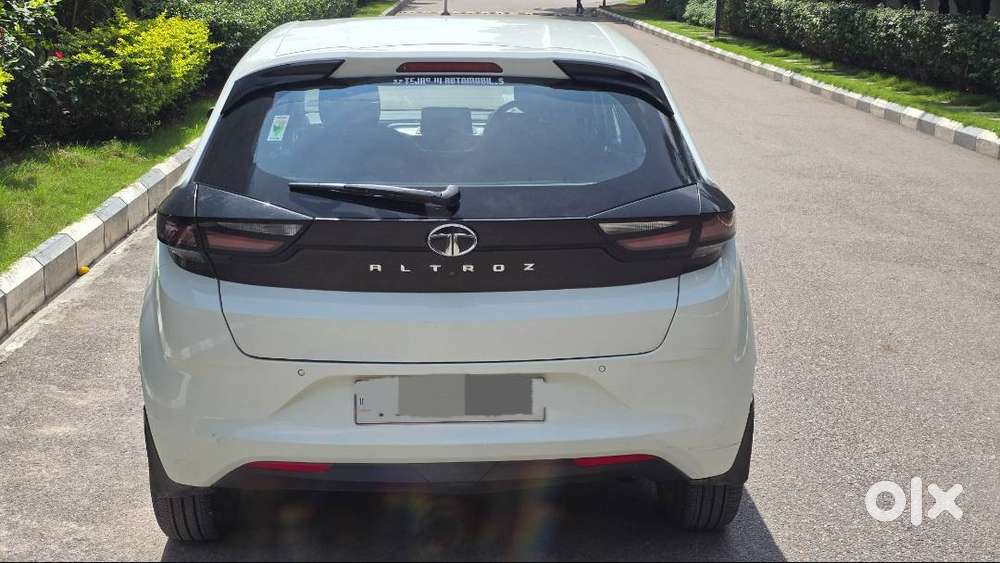 Altroz Diesel 2022, White