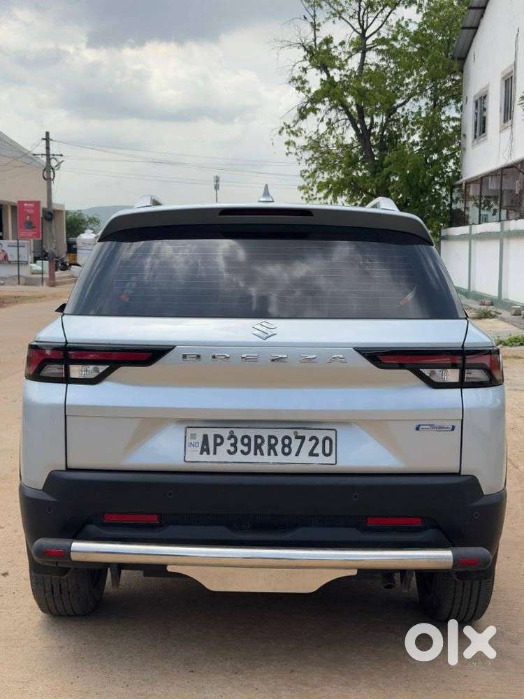 Maruti Suzuki Brezza 1.5 Vxi At Smart Hybrid, 2022, Petrol
