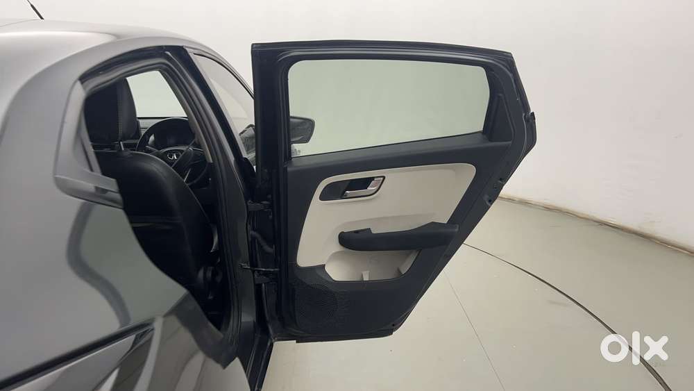 Tata Altroz Xz, 2021, Petrol