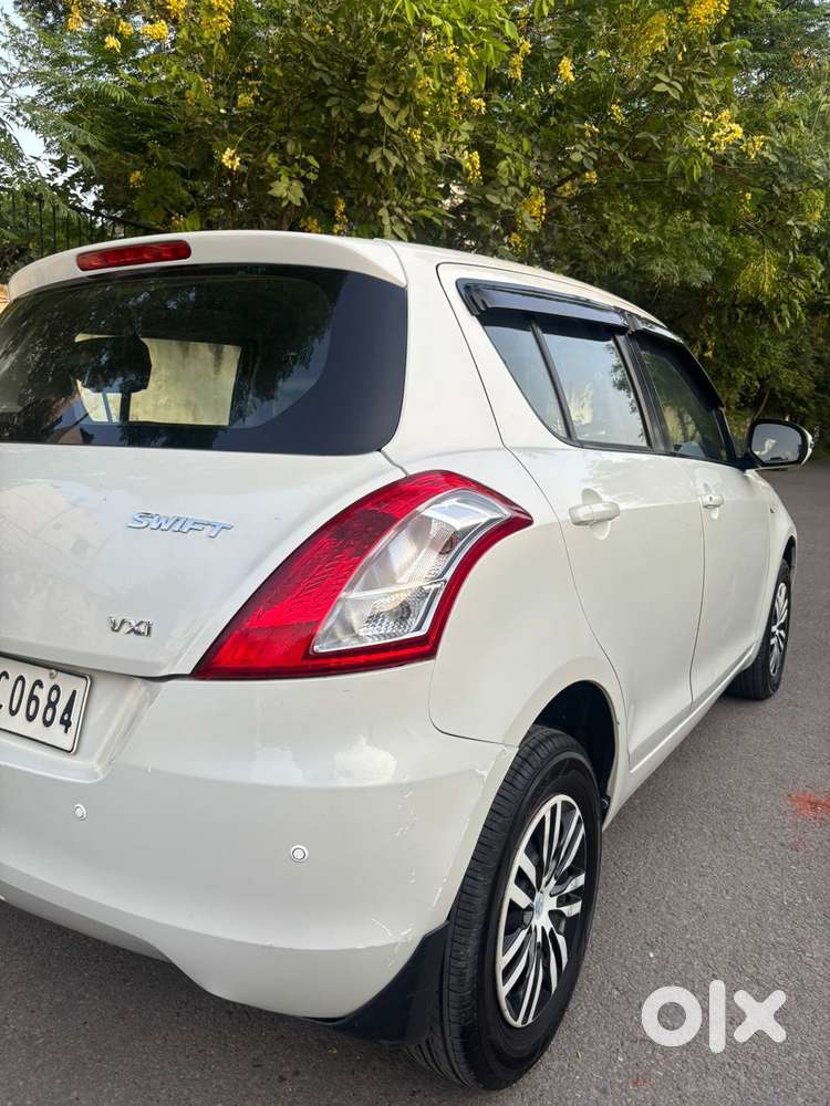 Maruti Suzuki Swift Vxi, 2016, Petrol