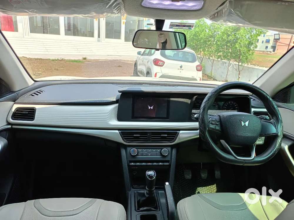 Mahindra Xuv700 Petrol 2022