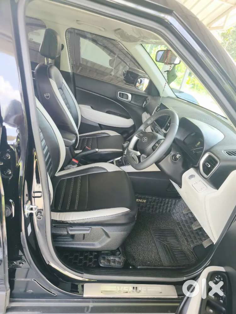 Hyundai Venue 1.5 Crdi 2025-  Low Km Run