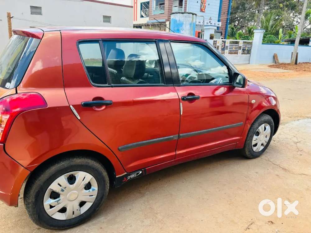 Maruti Suzuki Swift 2011 Petrol 80000 Km Driven