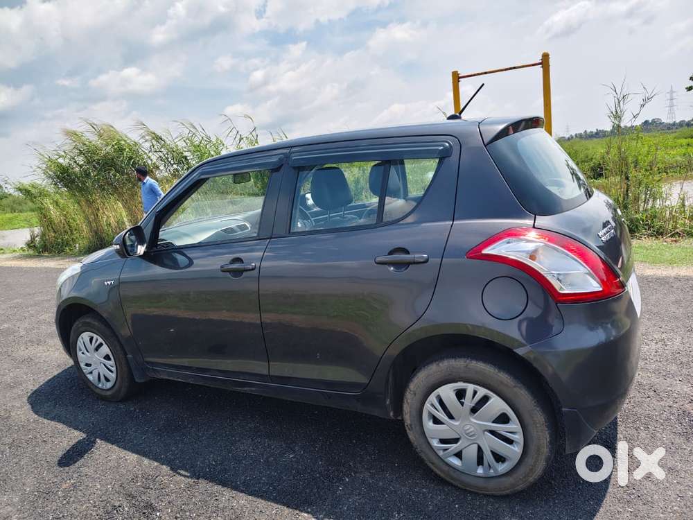 Maruti Suzuki Swift Vxi 1.2 Abs Bs-iv, 2015, Petrol