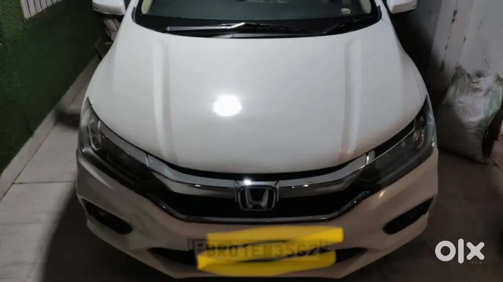Honda City Diesel With Sunroof Well Maintained White Colour