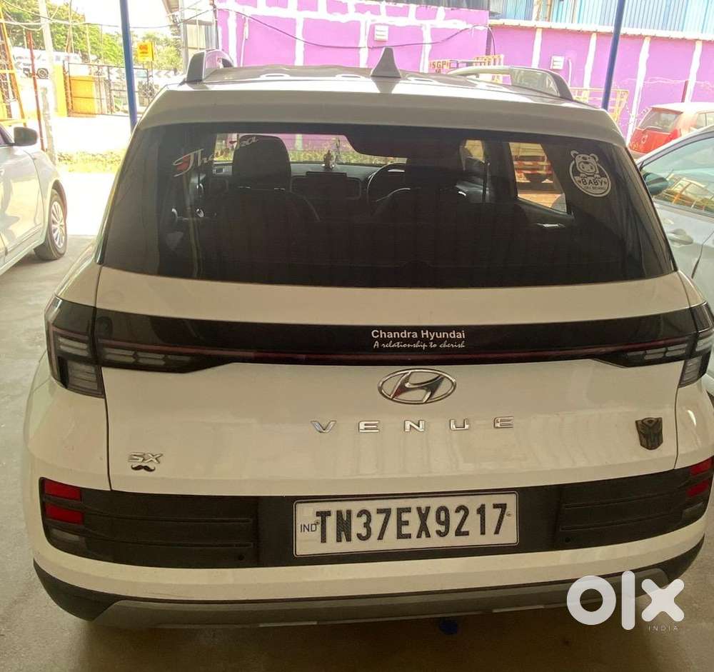 Hyundai Venue 2022 Petrol Well Maintained