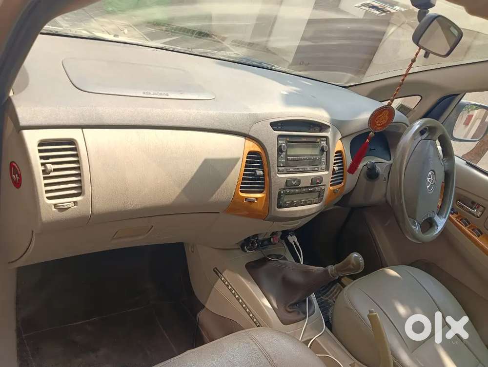 Toyota Innova 8 Seater For 5.50 Lakhs