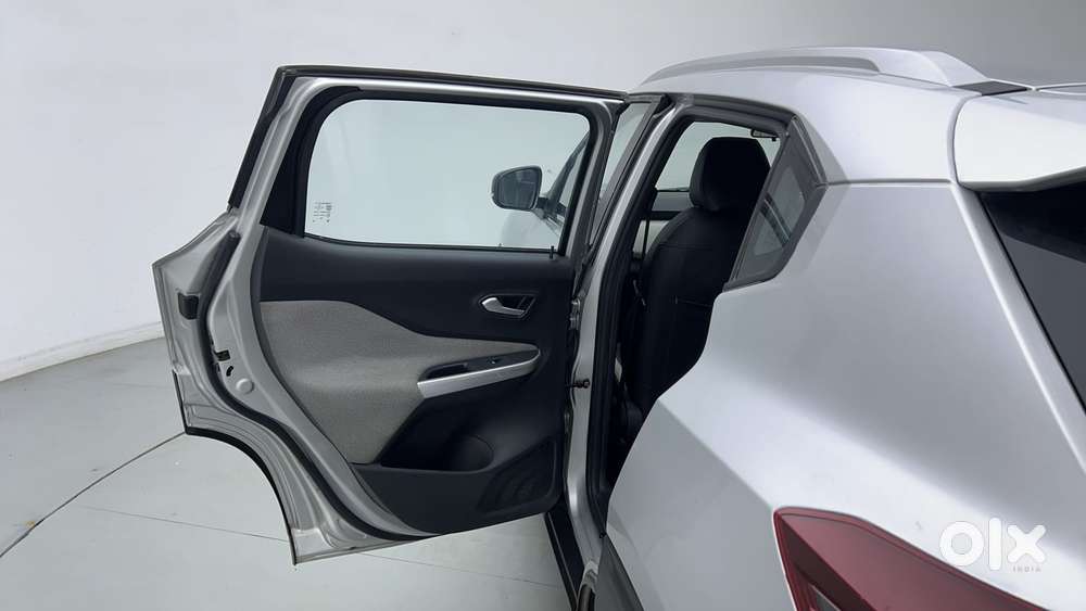 Nissan Magnite 1.0 Xv Turbo Cvt, 2022, Petrol