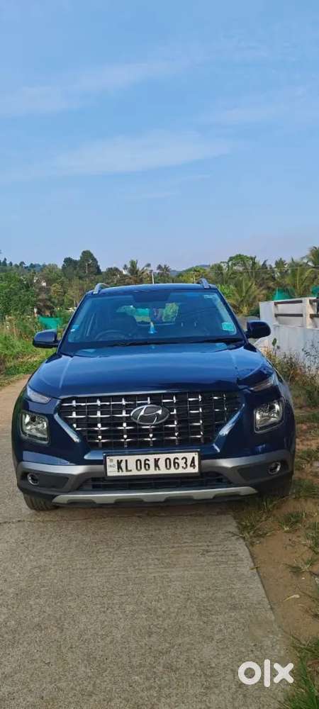Hyundai Venue 2020 Petrol Well Maintained