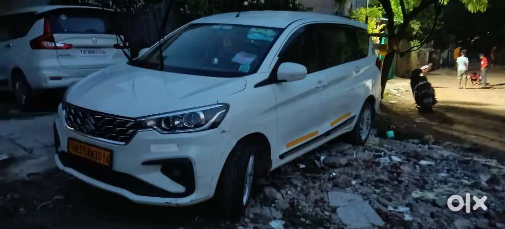 Maruti Suzuki Ertiga Vxi Cng 2025