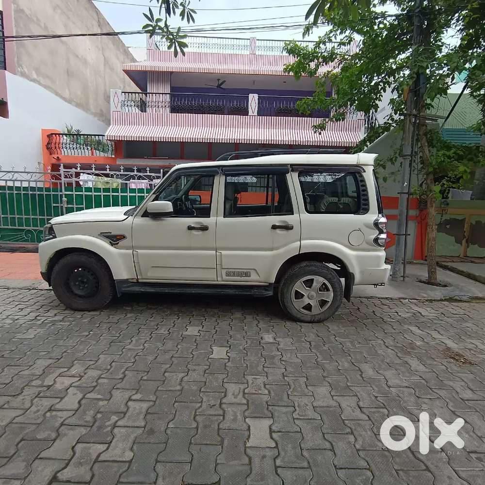 Mahindra Scorpio S6 Plus 2015 Diesel Car