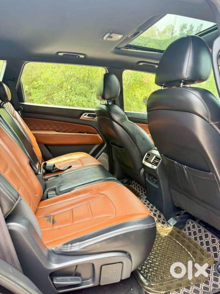 Mahindra Alturas G4 4wd At, 2019, Diesel