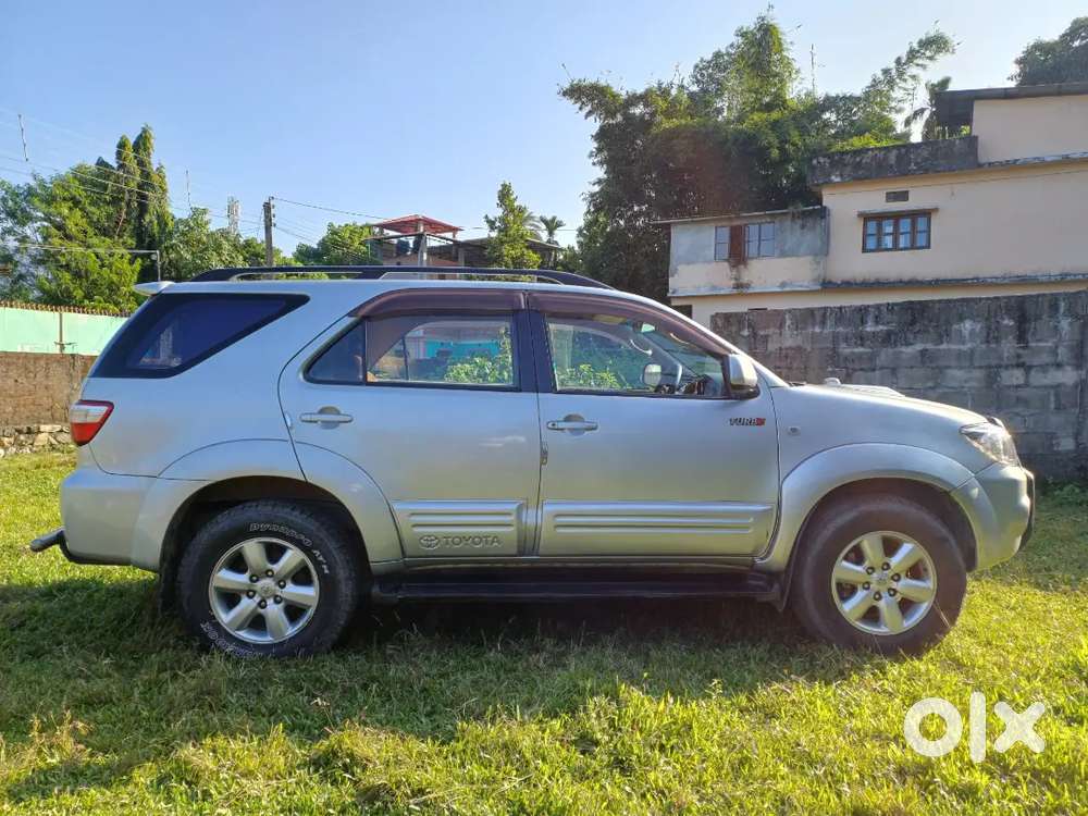 Toyota Fortuner 2011