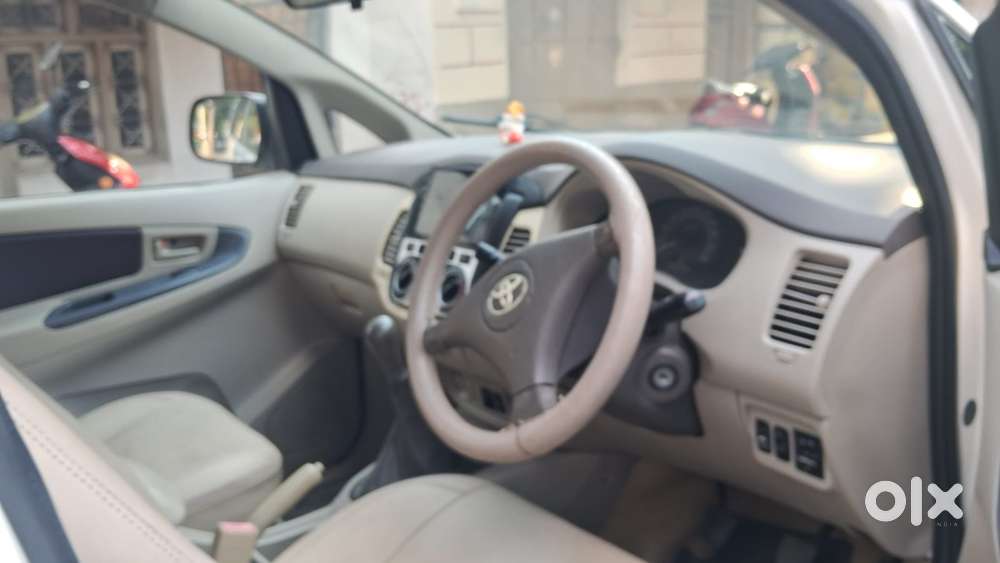 Toyota Innova 2.5 G (diesel) 7 Seater, 2011, Diesel