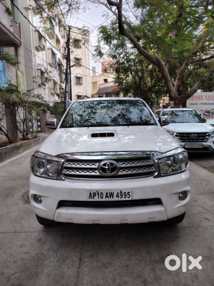 Toyota Fortuner 3.0 4x4 Manual, 2011, Diesel